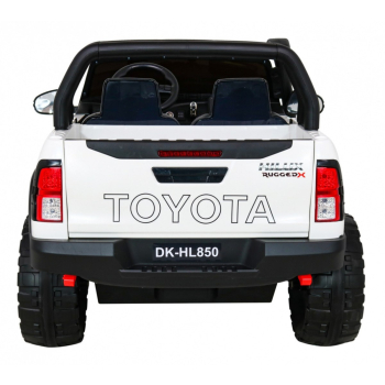 Pojazd Toyota Hilux Biała